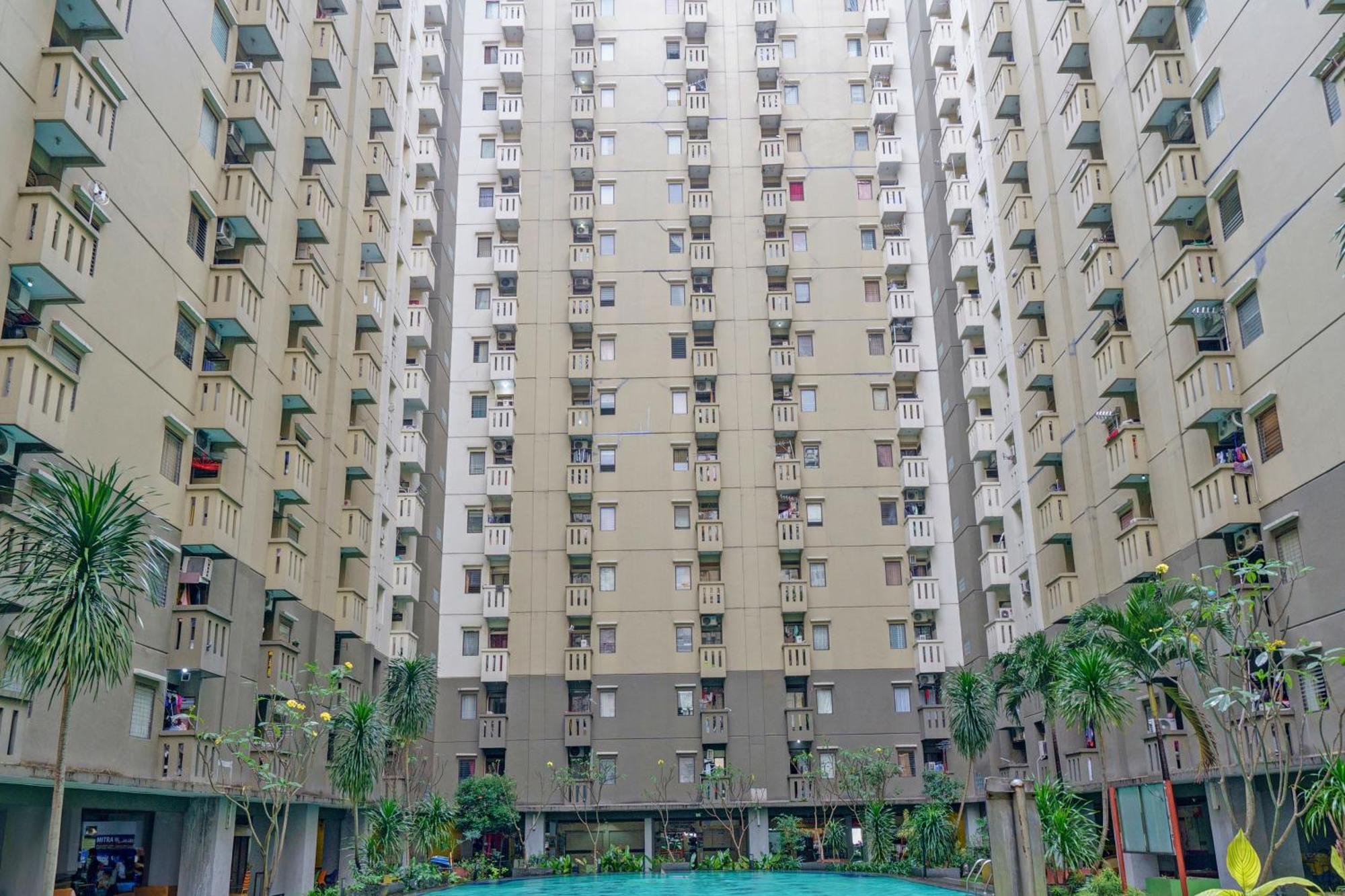 Oyo Life 93170 Apartement Gateway Cicadas By Mr Pro Бандунг Екстериор снимка